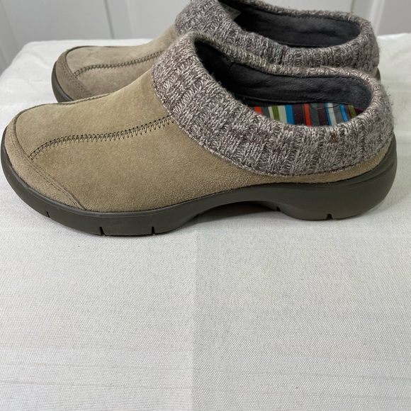 Dansko beige suede and knit women’s Eartha mules/clogs size 37. - Picture 6 of 10